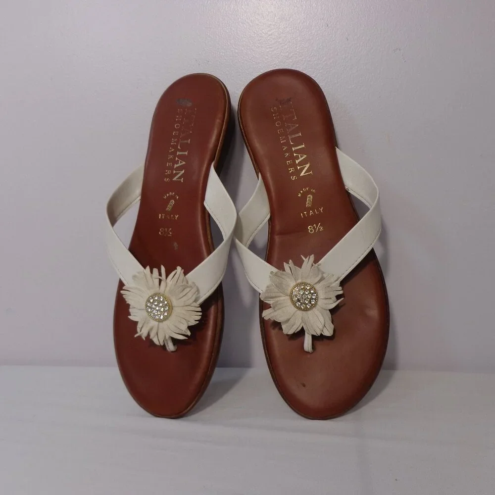 Italian Shoemakers White Leather Flat Floral Flip Flop Sandals‎ Women's Size 8.5